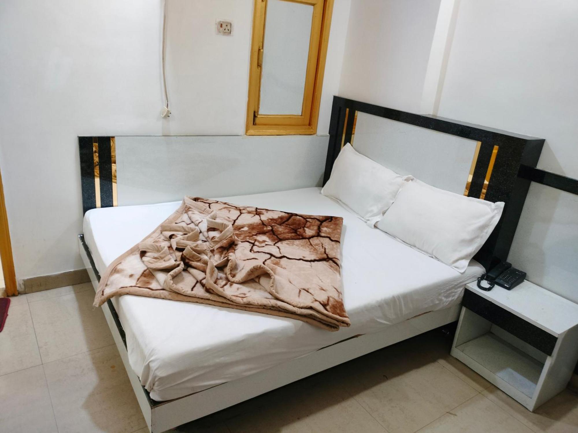 Hotel Geetanjali Inn Nuova Delhi Esterno foto