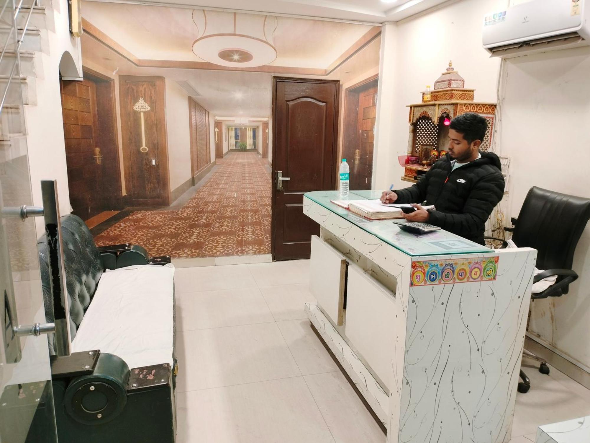 Hotel Geetanjali Inn Nuova Delhi Esterno foto